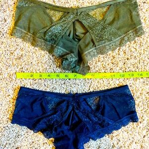 Elegant Lace Women's Intimates Set - Blue and Green